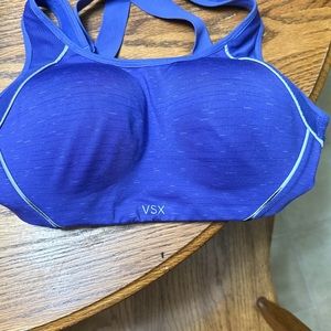 VSX Molded Cup 34C Medium Impact Clasp Sports Bra